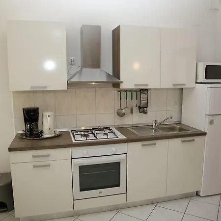 Araz Apartment Vodice